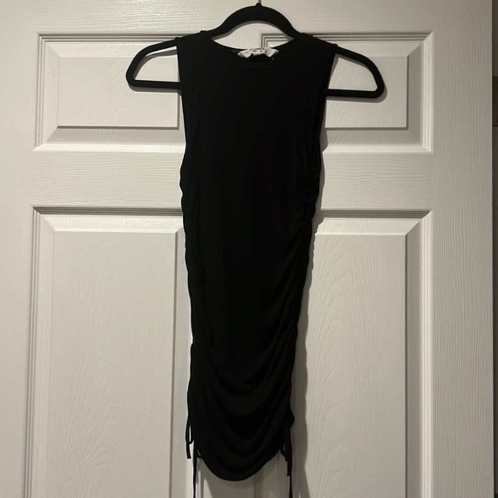 BB DAKOTA BLACK RUCHED T-SHIRT DRESS SIZE XS - Picture 1 of 7